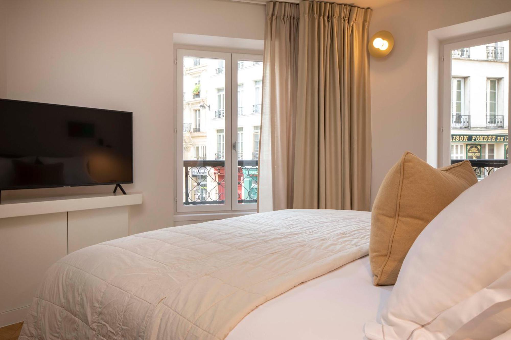 Appartements Classiques Communicants or Connecting Classic Apartments